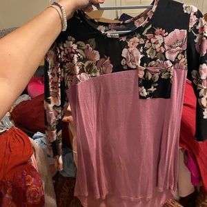 1 tshirt.4 just below the elbow shirts.2dresses.2 sweater like shirts.and 1 long